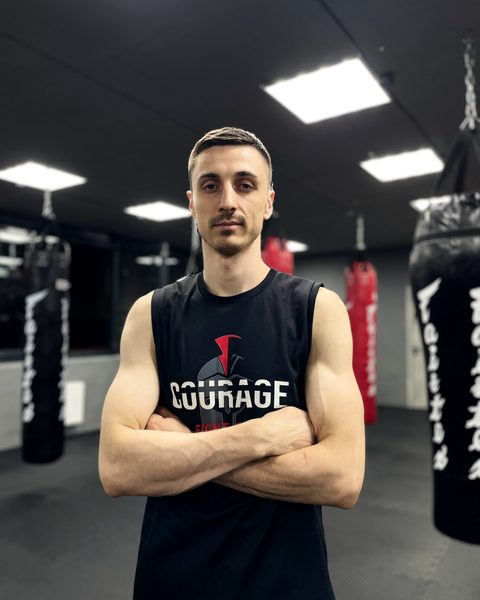 Виктор Михайлов, основатель и старший тренер клуба Courage, в зале клуба