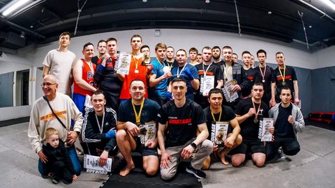 Команда клуба Courage на татами после турнира